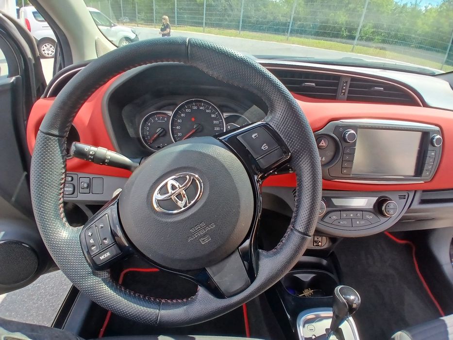 Продам Toyota Yaris