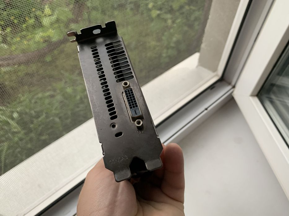 Відеокарта RX470 4gb PowerColor (256 bit, DVI), обслужена. Не вмикає вентилятори.