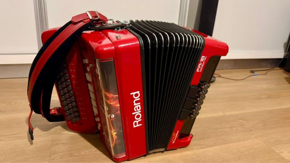 Concertina roland fr18