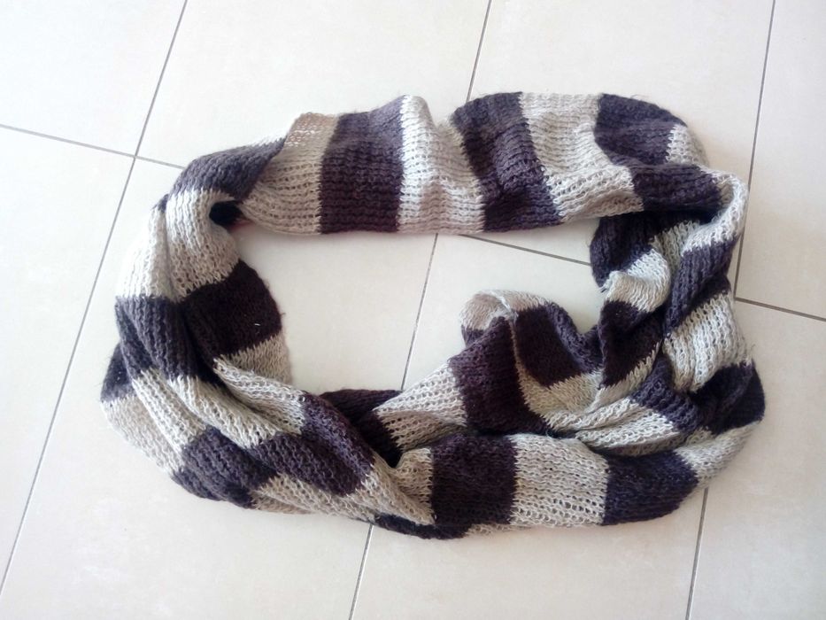 Komin w paski brązowy szalik szal