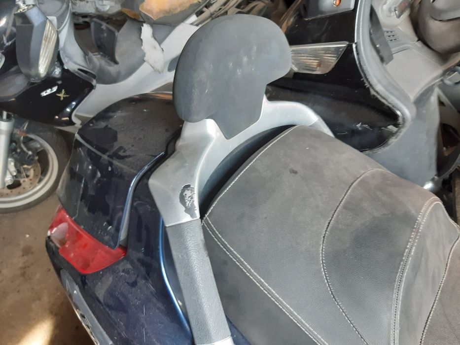 Piaggio x 8 evo Oparcie pasażera uchwyty
