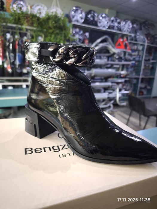 Черевики жіночі.шкіра.лак.