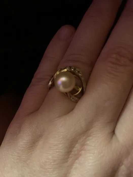 Золотые серьги и кольцо