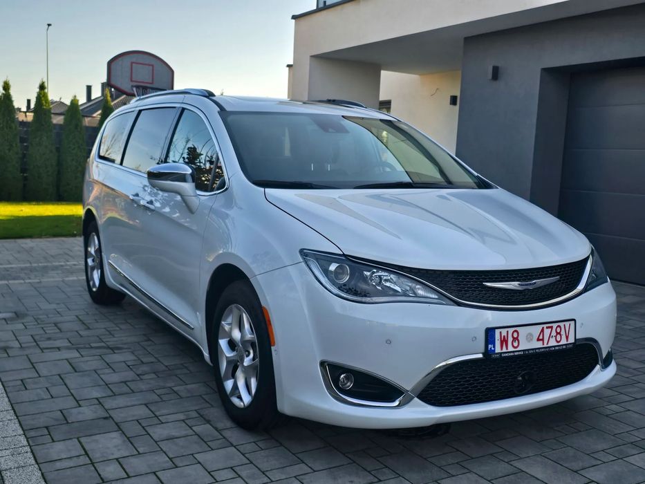 Chrysler Pacifica Sprzedam Chrysler Pacifica Limited 2020 Niski Przebieg
