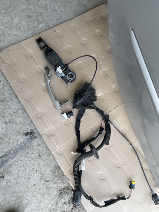 Задня права дверка Renault Clio 3 двері Рено Кліо хетчбек 2005-2012