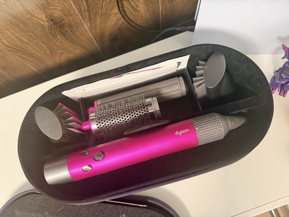 Продам dyson б/у