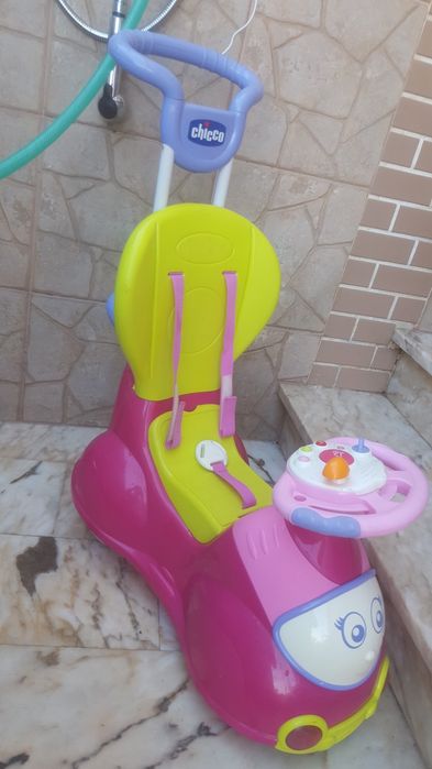 Carrinho  para os pais passear a criança