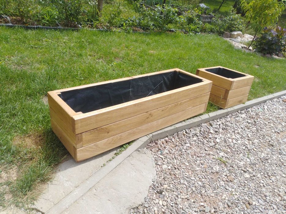 Dębowe doniczki skrzynie drewniane