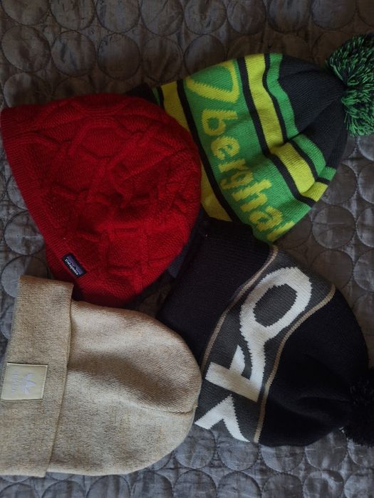 Розпродаж зимових шапок barbour, moncler, adidas, nike