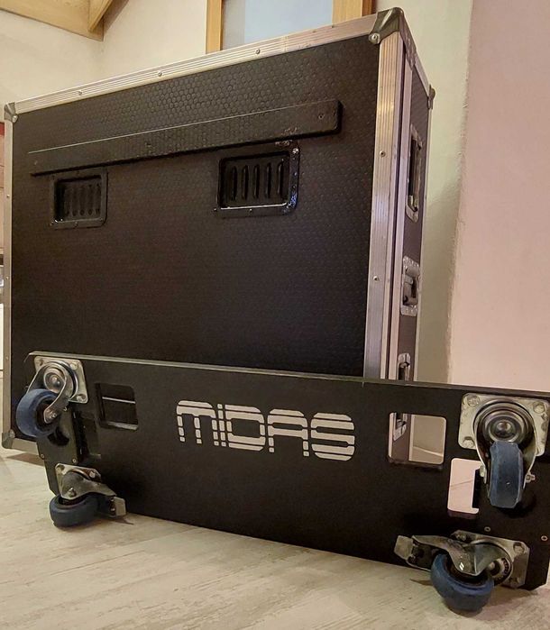 Mesa de mistura Midas M32 2.600€