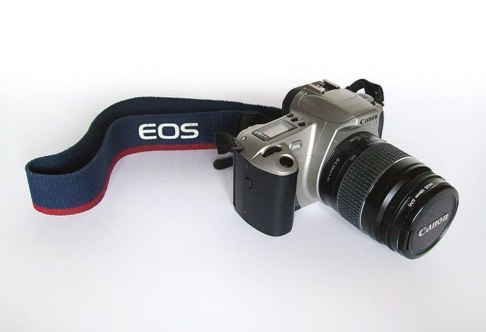 Câmara Canon com objetiva