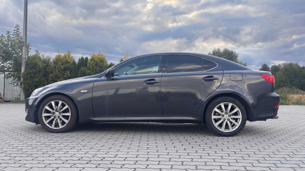LEXUS IS250 benzyna 2.5L 208km