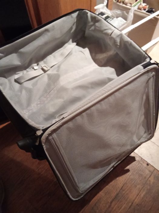 Mala trolley em bom estado