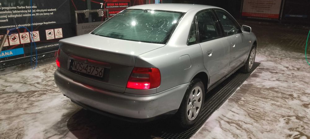 Audi a4  1.8 gaz  125KM