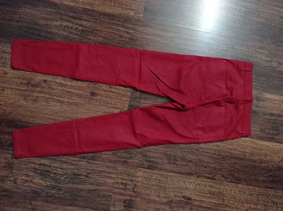 Spodnie Stradivarius roz 32 XXS ekoskóra bordowe czerwone jeansy rurki