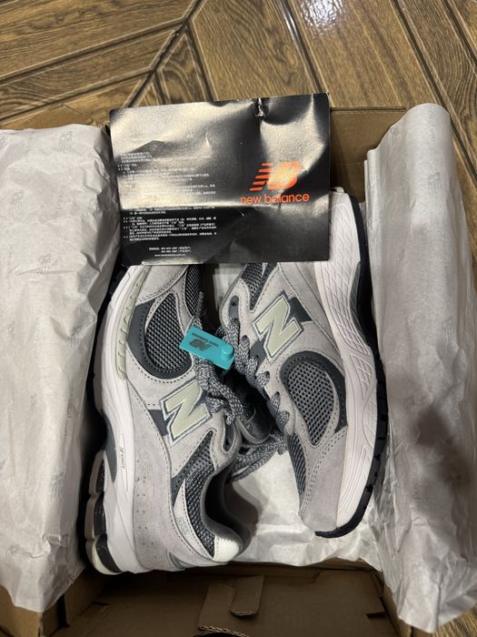 Продам оригінальні New Balance 2002r.