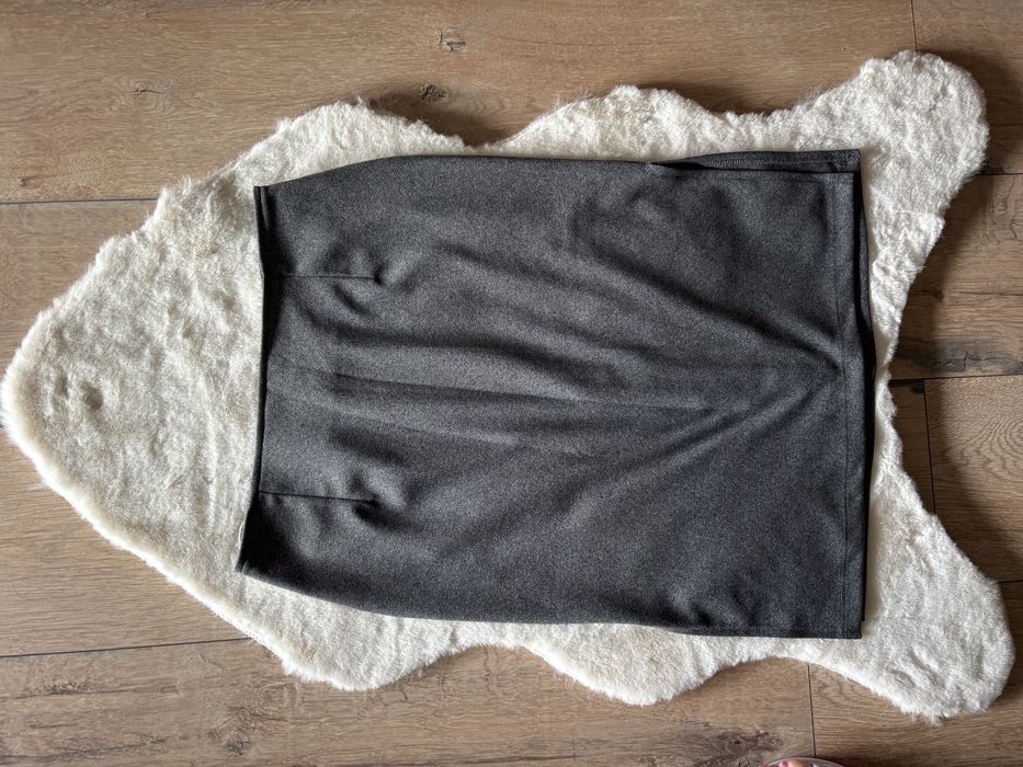 Szara spodnica szara