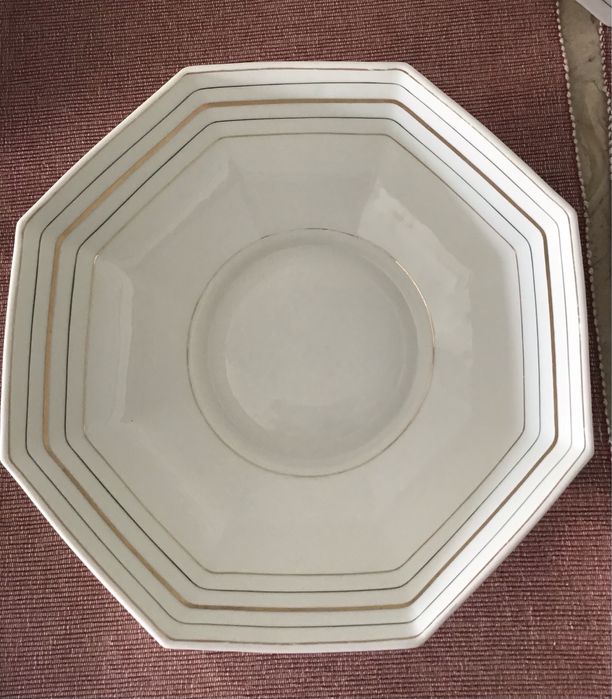 Uma terrina e uma tigela com tampa vintage, fábrica de Coimbra.