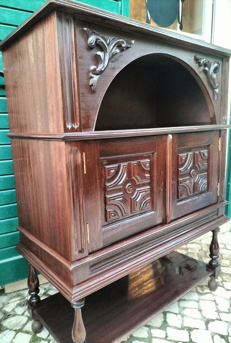 Vendo móvel em madeira