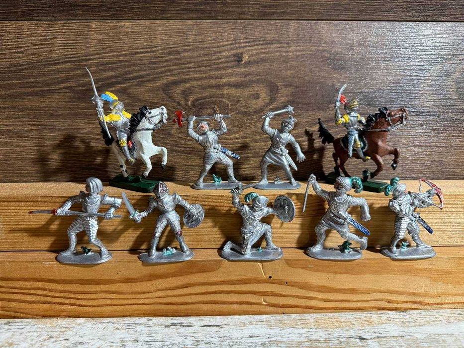 Солдатики лицарі