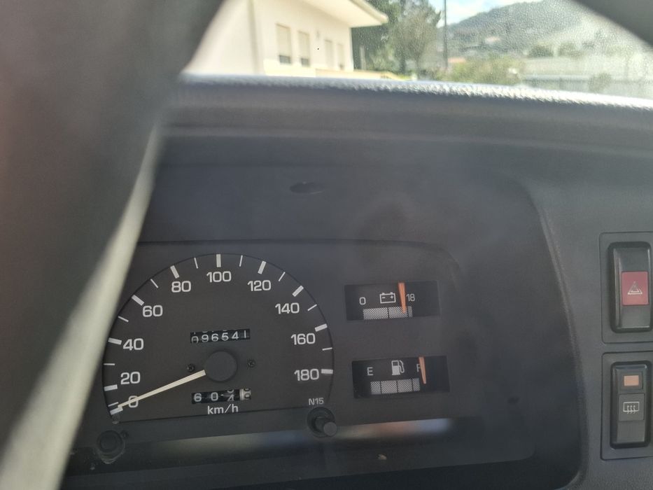 Toyota hilux 2.4D  4x4 em bom estado. Apenas 96000km.