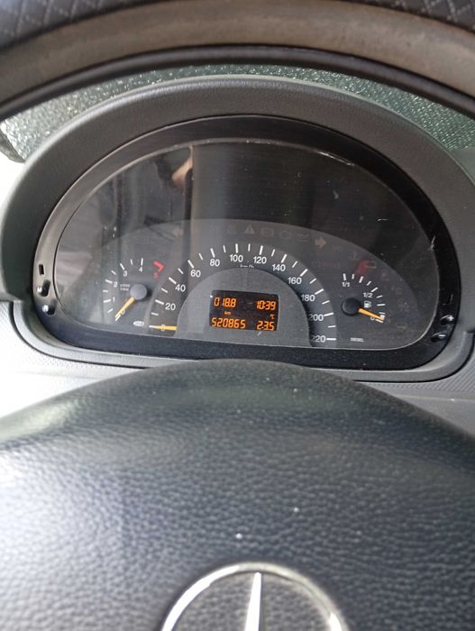 Mercedes Vito 111 longa