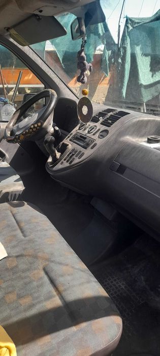 Vendo carrinha Mercedes Vito com 12000 km, inspeção feita até 2027/10, pintura/chaparia fraca.