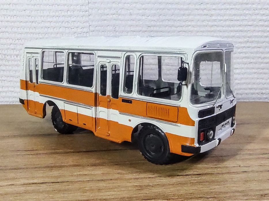 Автобус  ПАЗ 32051. Масштаб 1:43.