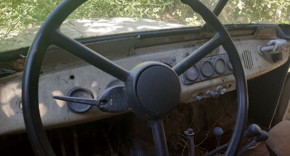 Автомобіль Уаз 469