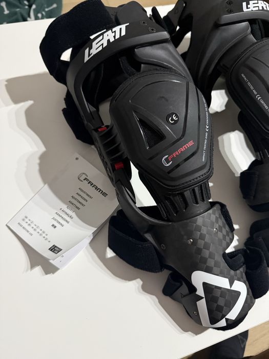 Leatt C-Frame Pro Carbon XXL – ortezy kolan para | NOWE
