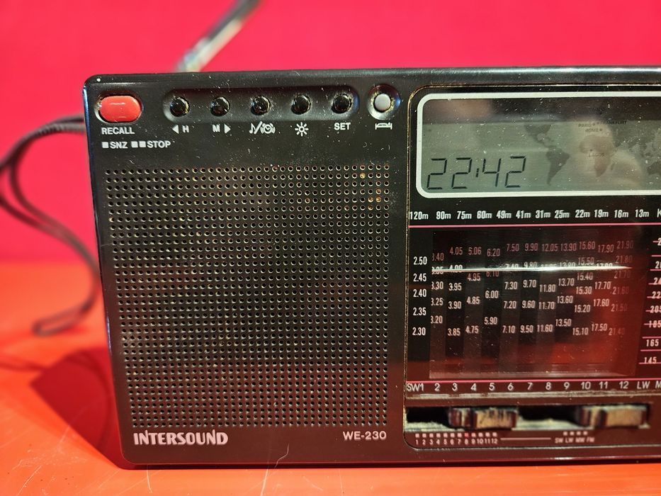Radio globalne Intersound WE-230 z futerałem