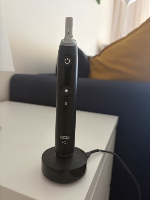 Szczoteczka oralb io10