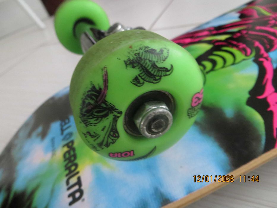 rewelacyjna amerykańska deskorolka Powell Peralta Skull &Sword idealna