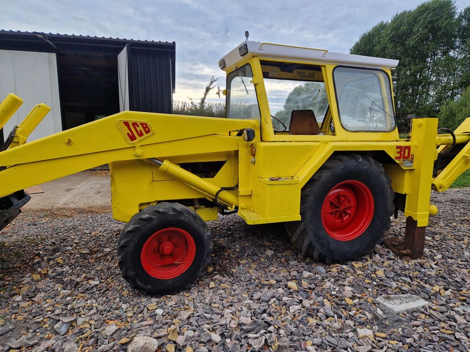 Koparko ładowarka JCB3