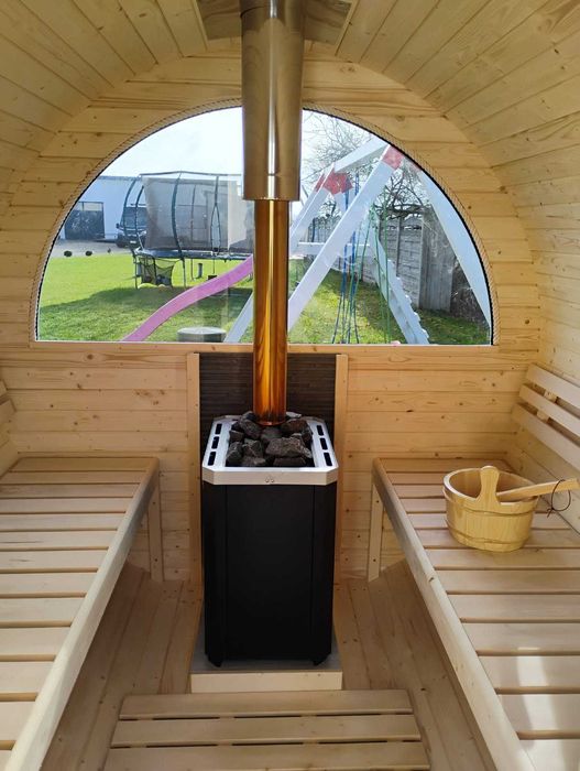 Sauna ogrodowa beczka z przedsionkiem i oknem panoramicznym