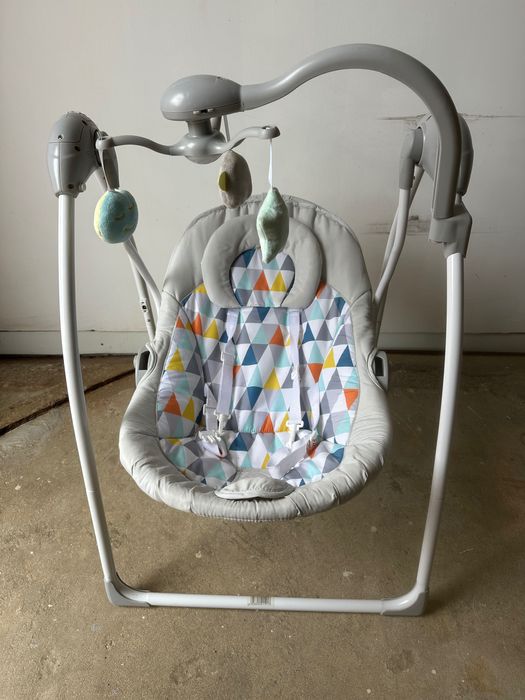 Balanço automático com música