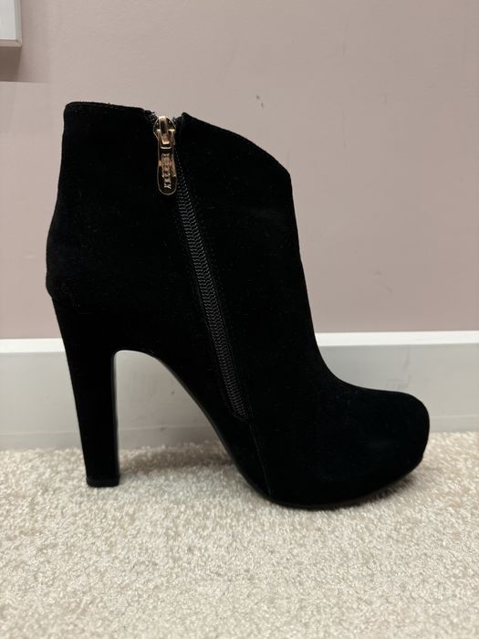 Ботільйони чорні