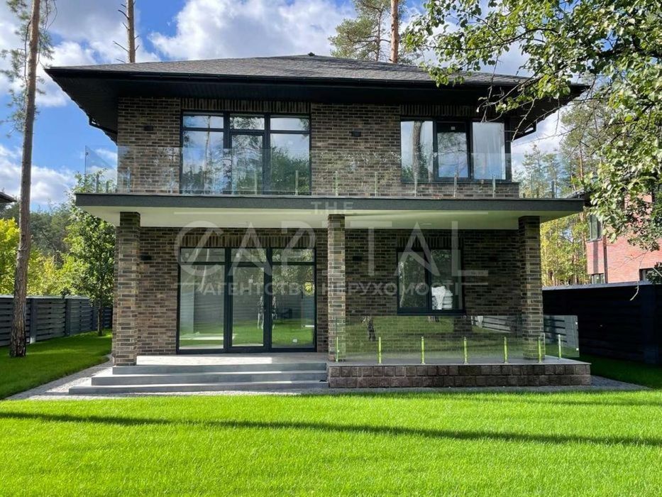 Продажа 2-этажного дома в с. Плюты, Обуховский р-н