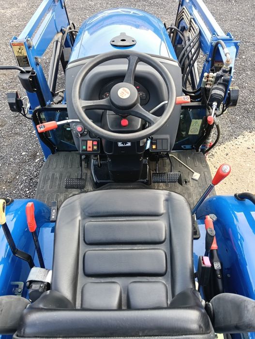 Trator 30cv 2023 , 41h de uso!