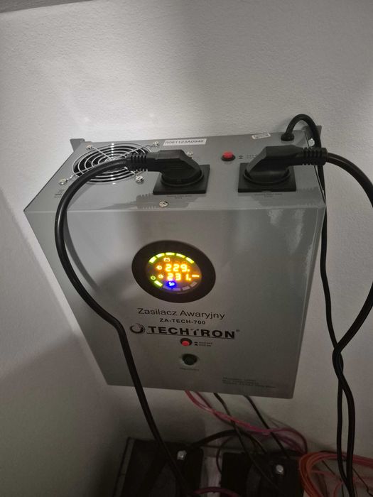 Zasilacz awaryjny UPS 700W/1000VA ZA-TECH-700 SF
