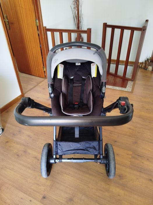 Carrinho de bebe com ovo e cadeira Jané