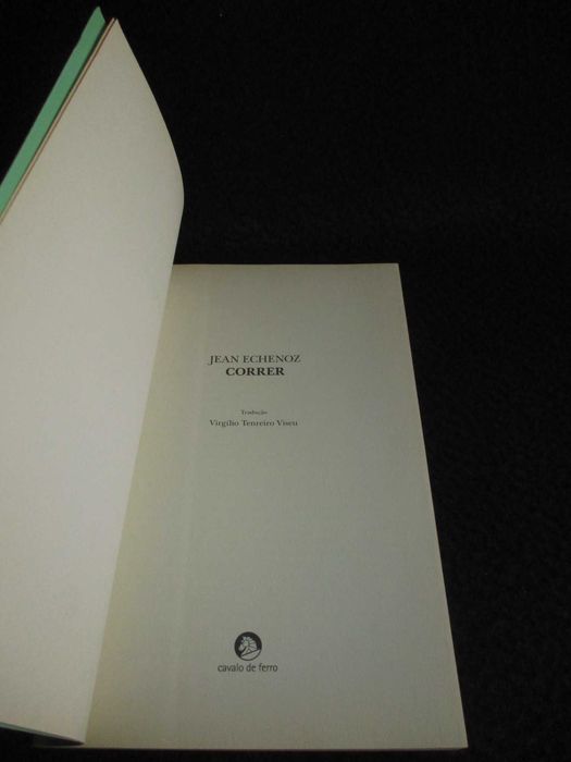 Livro Correr Jean Echenoz 1ª edição 2011