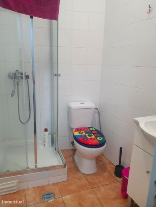 Quarto - localizado em Alcântara Lisbon