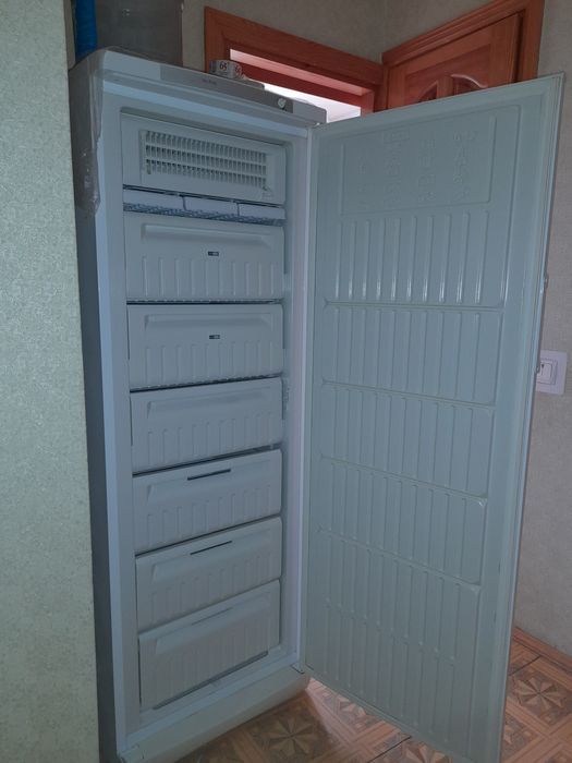 Продам морозильну камеру