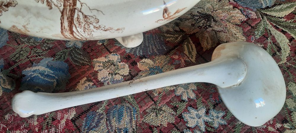 Terrina Séc XIX S&S Ca Alcântara  c/concha 42x24cm 42x24