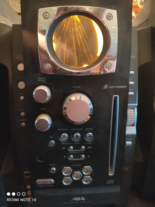 Wieża Aiwa uszkodzona