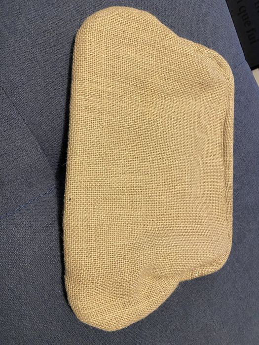 Mala clutch rafia com caranguejo - ZARA