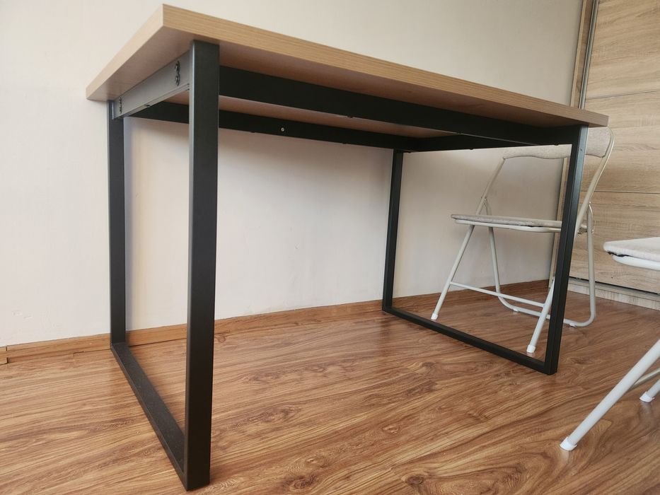 Sofa + stół 120x80 + 3 krzesła składane