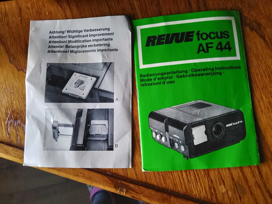 Rzutnik slajdów REVUE