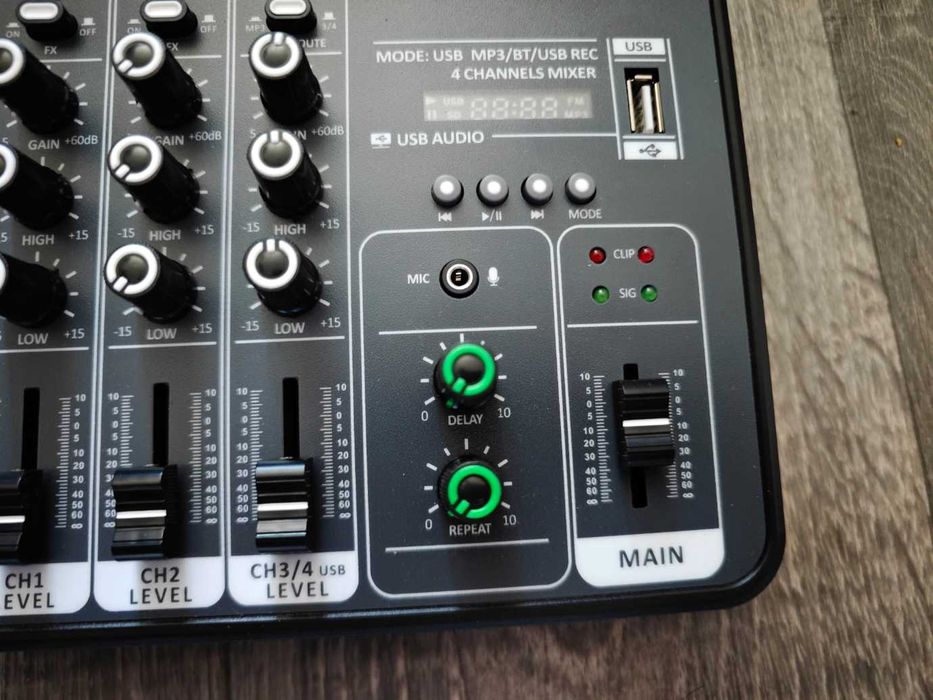 4-канальний мікшерний пульт з USB, BT, +48В